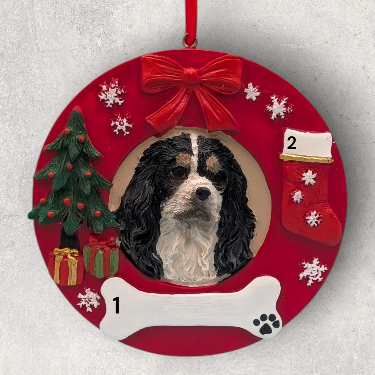 DOGS -  CAVALIER KING CHARLES - TRI-COLOR - Red Wreath